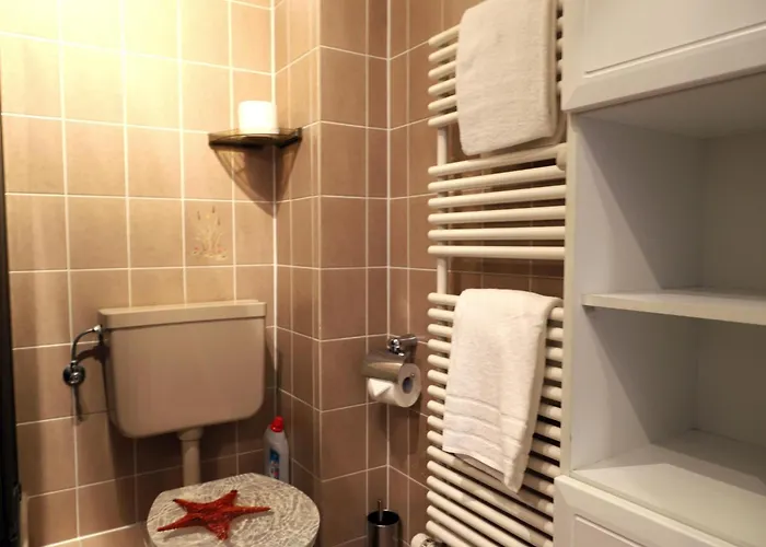 Mit 2 Balkonen Διαμέρισμα *