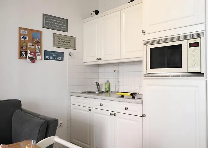 Mit 2 Balkonen Διαμέρισμα *